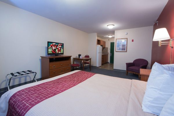 Hotel Red Roof Suites Dickinson